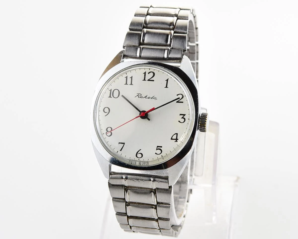 Soviet Raketa vintage mechanical watch with steel bracelet!