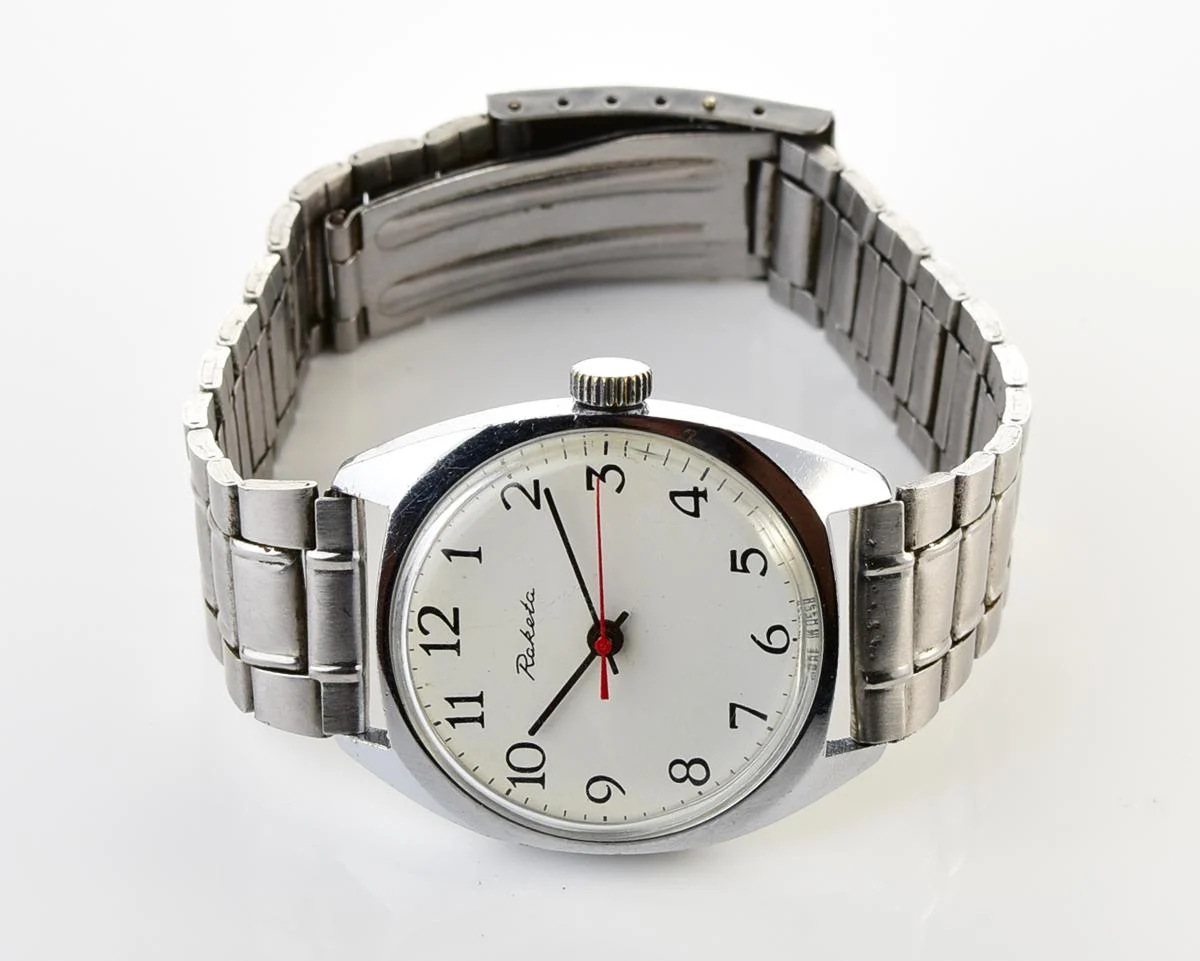 Soviet Raketa vintage mechanical watch with steel bracelet!