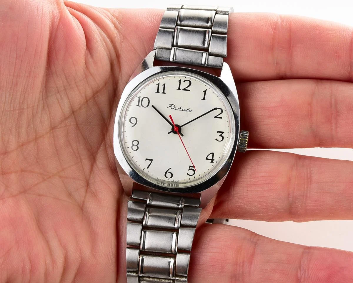 Soviet Raketa vintage mechanical watch with steel bracelet!