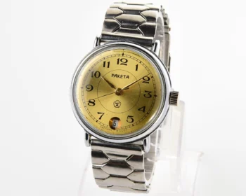 Soviet Raketa vintage mechanical watch with steel bracelet!