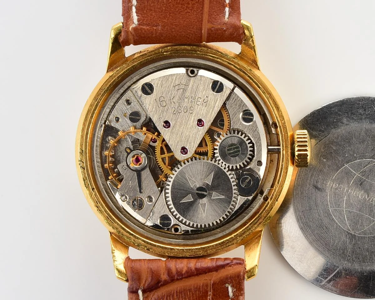 Vintage gold-plated Raketa mechanical watch