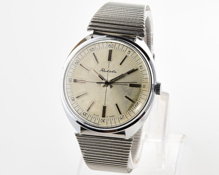 Large vintage RAKETA mechanical watch