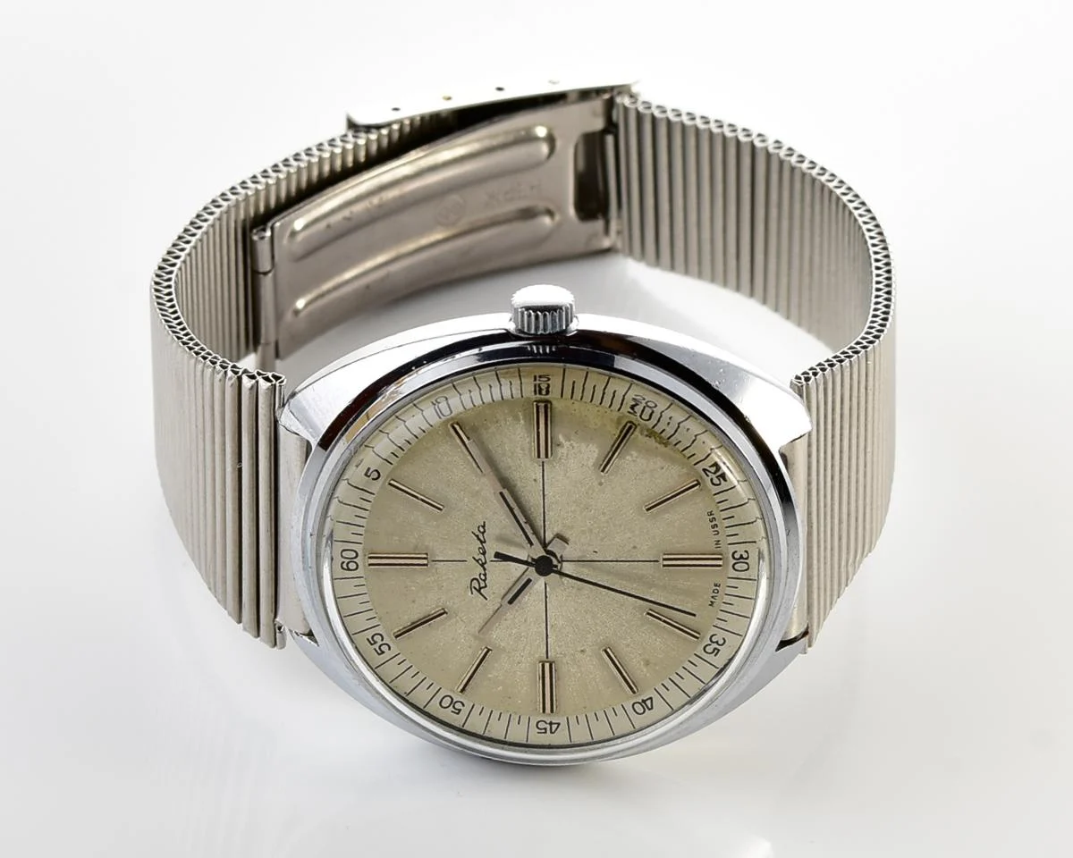 Large vintage Raketa mechanical watch