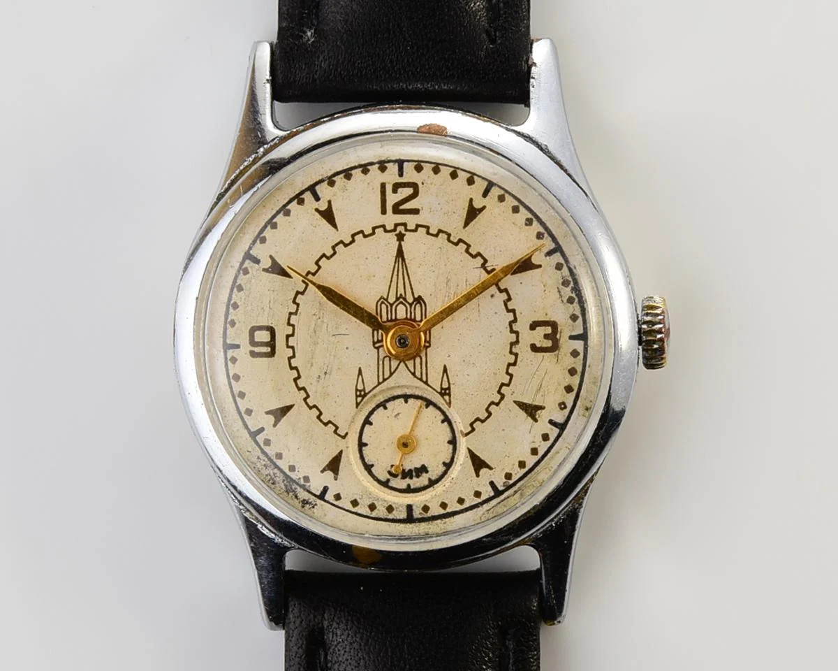 Vintage Soviet mechanical Pobeda wrist watch with Kremlin, 4th quarter of 1956