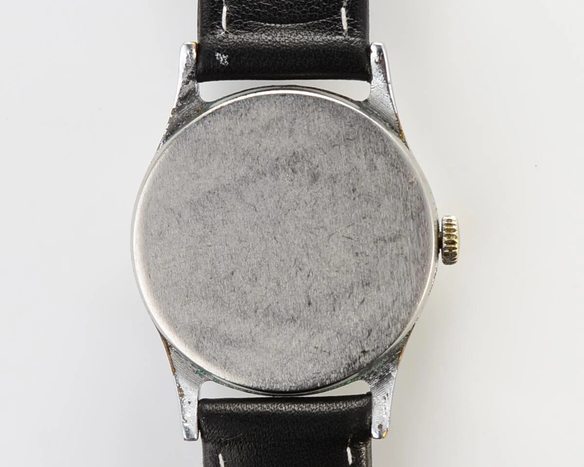 Vintage Soviet mechanical Pobeda wrist watch with Kremlin, 4th quarter of 1956