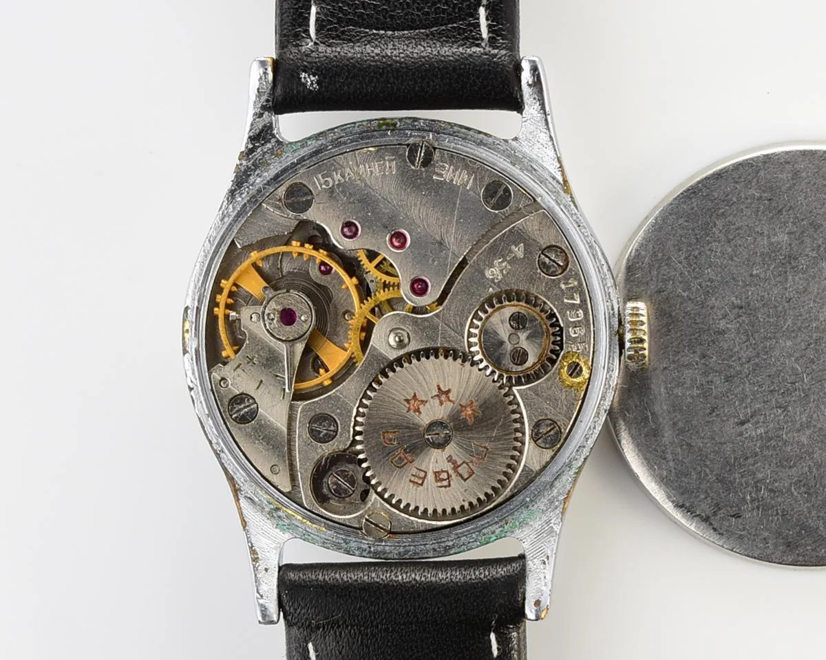 Vintage Soviet mechanical Pobeda wrist watch with Kremlin, 4th quarter of 1956