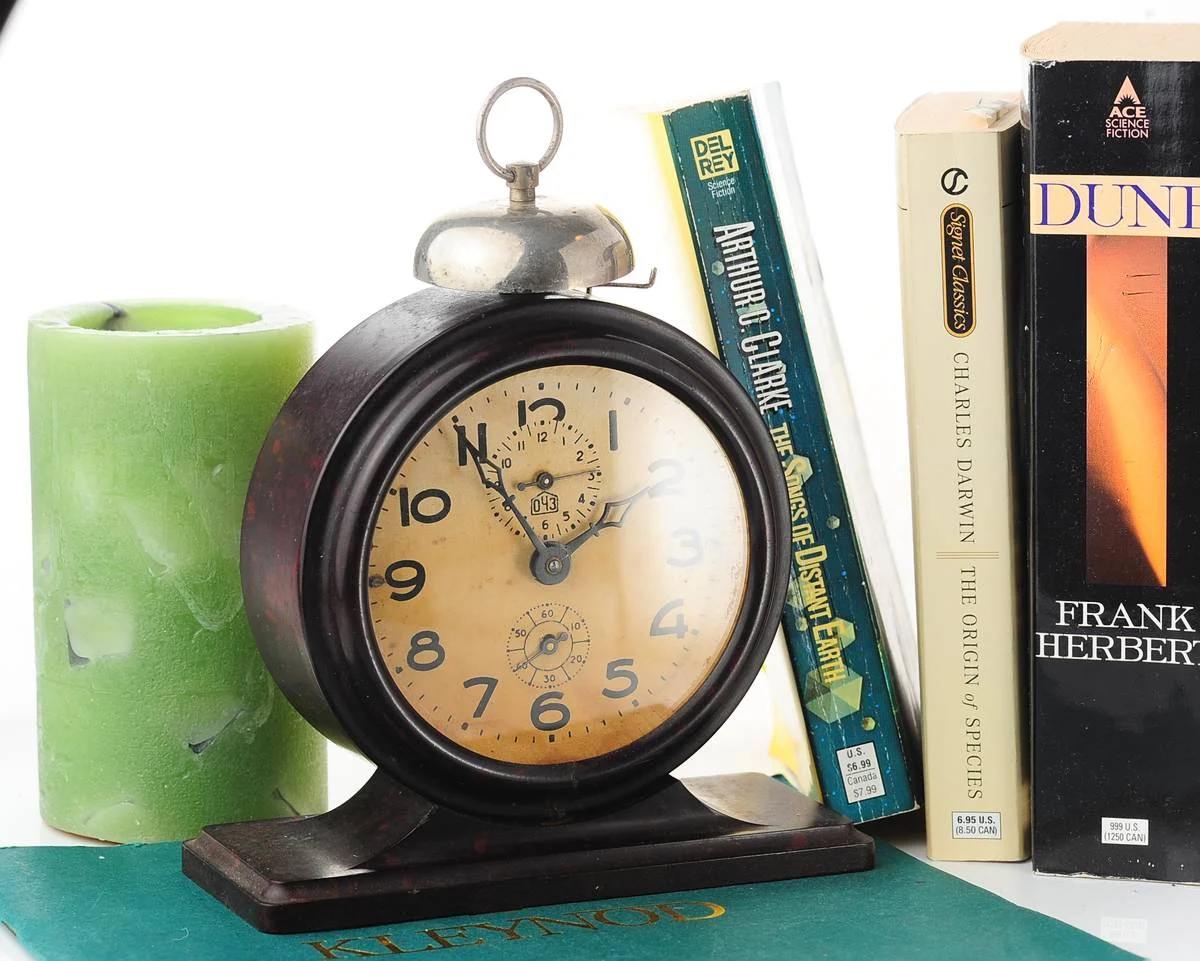 Vintage Yantar' Soviet mechanical alarm clock - dark brown, 3.5 inches dial diameter