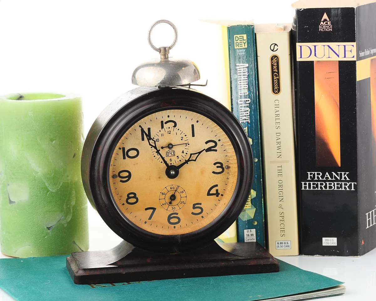 Vintage Yantar' Soviet mechanical alarm clock - dark brown, 3.5 inches dial diameter