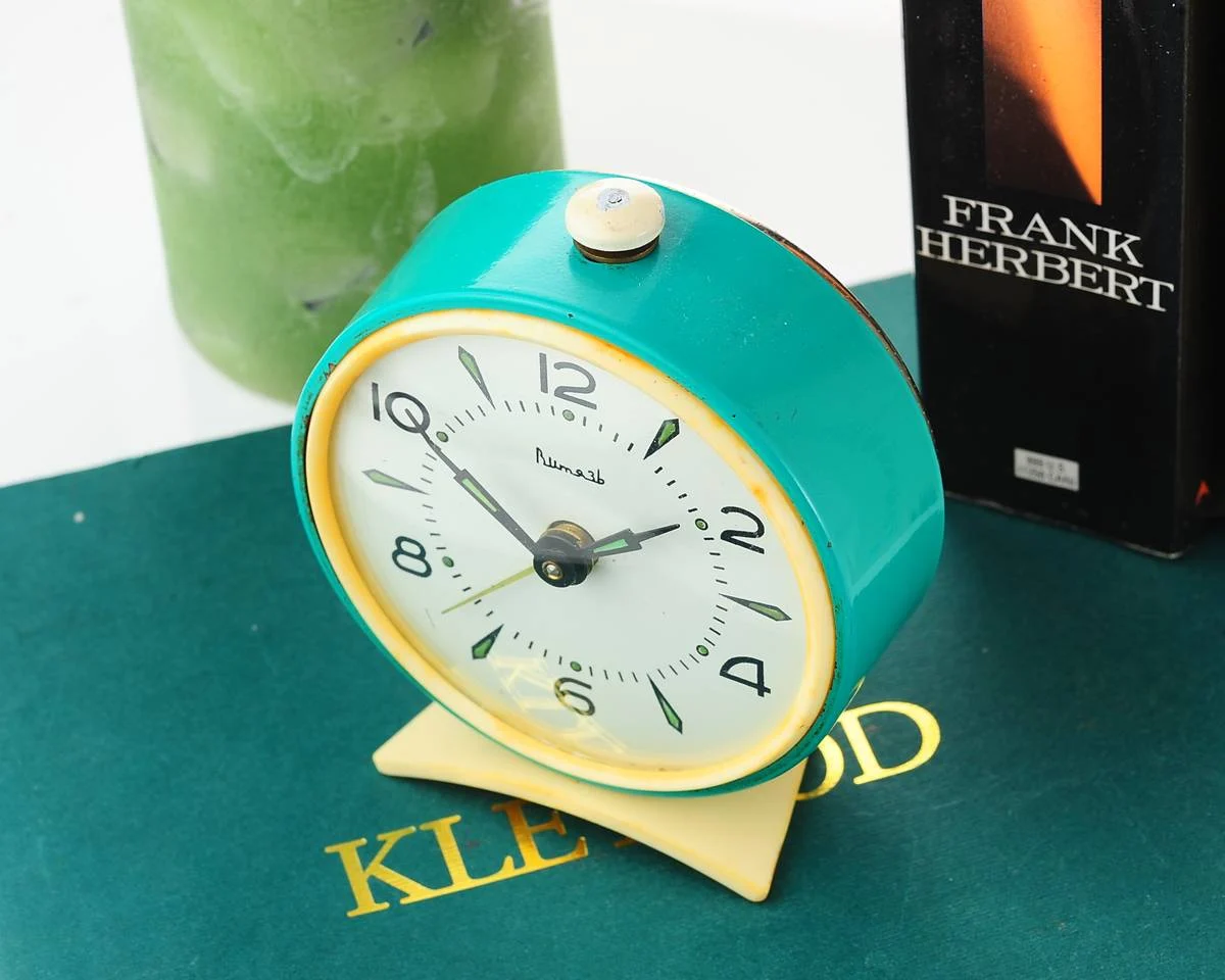 watch Alarm clock green Vityaz 4120-0051