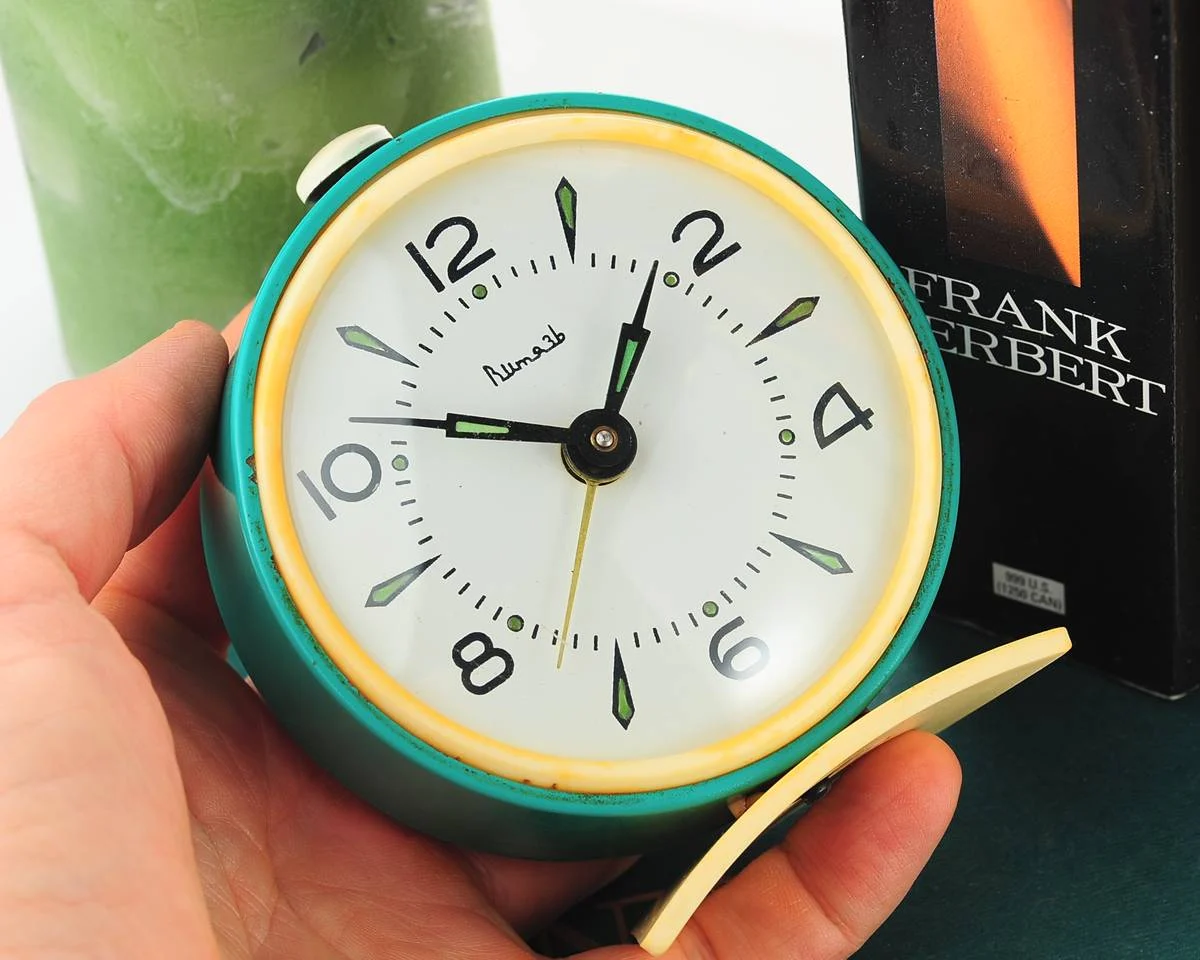 watch Alarm clock green Vityaz 4120-0052