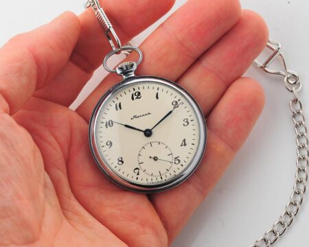 Excellent condition Molnija vintage soviet mechanical pocket watch