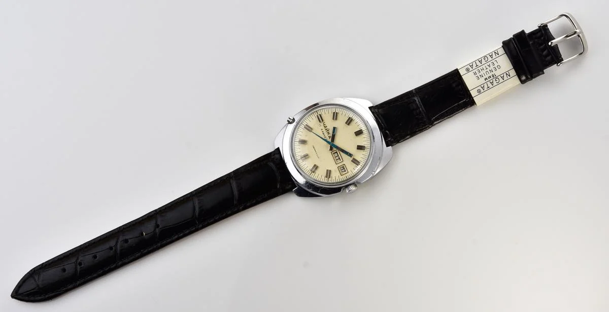 Large Soviet mechanical watch Chaika
