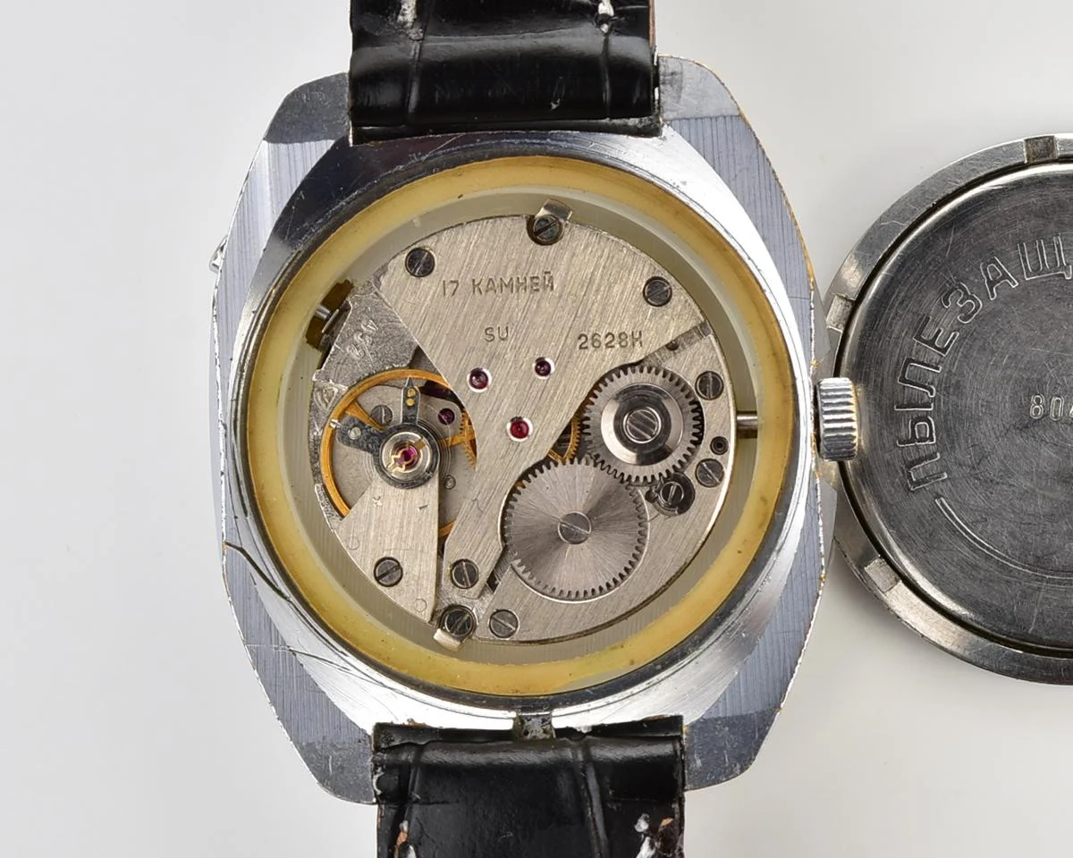 Large Soviet mechanical watch Chaika