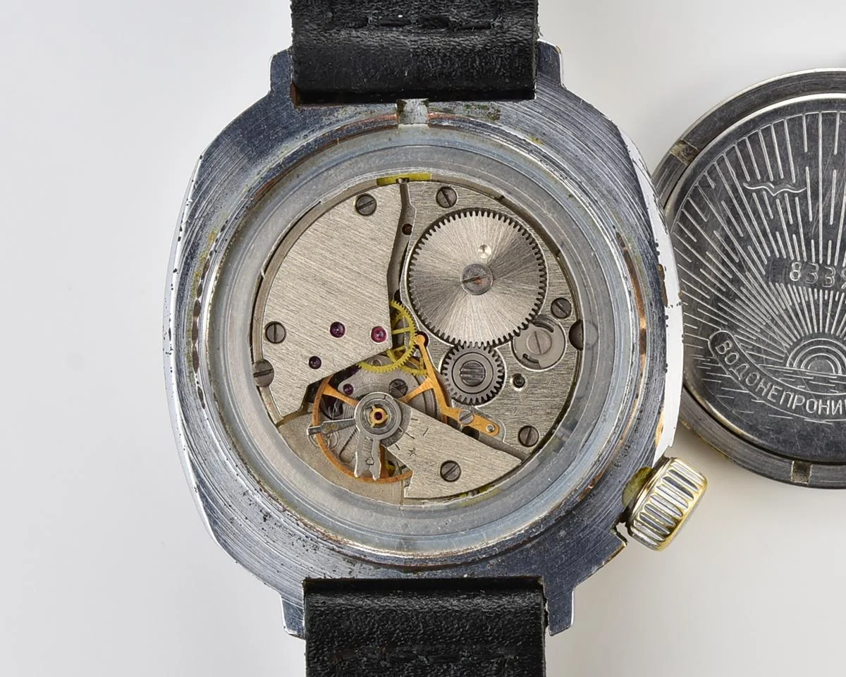 Vostok Komandirskie Tank mechanical watch limited series – “Zakaz MO CCCP”