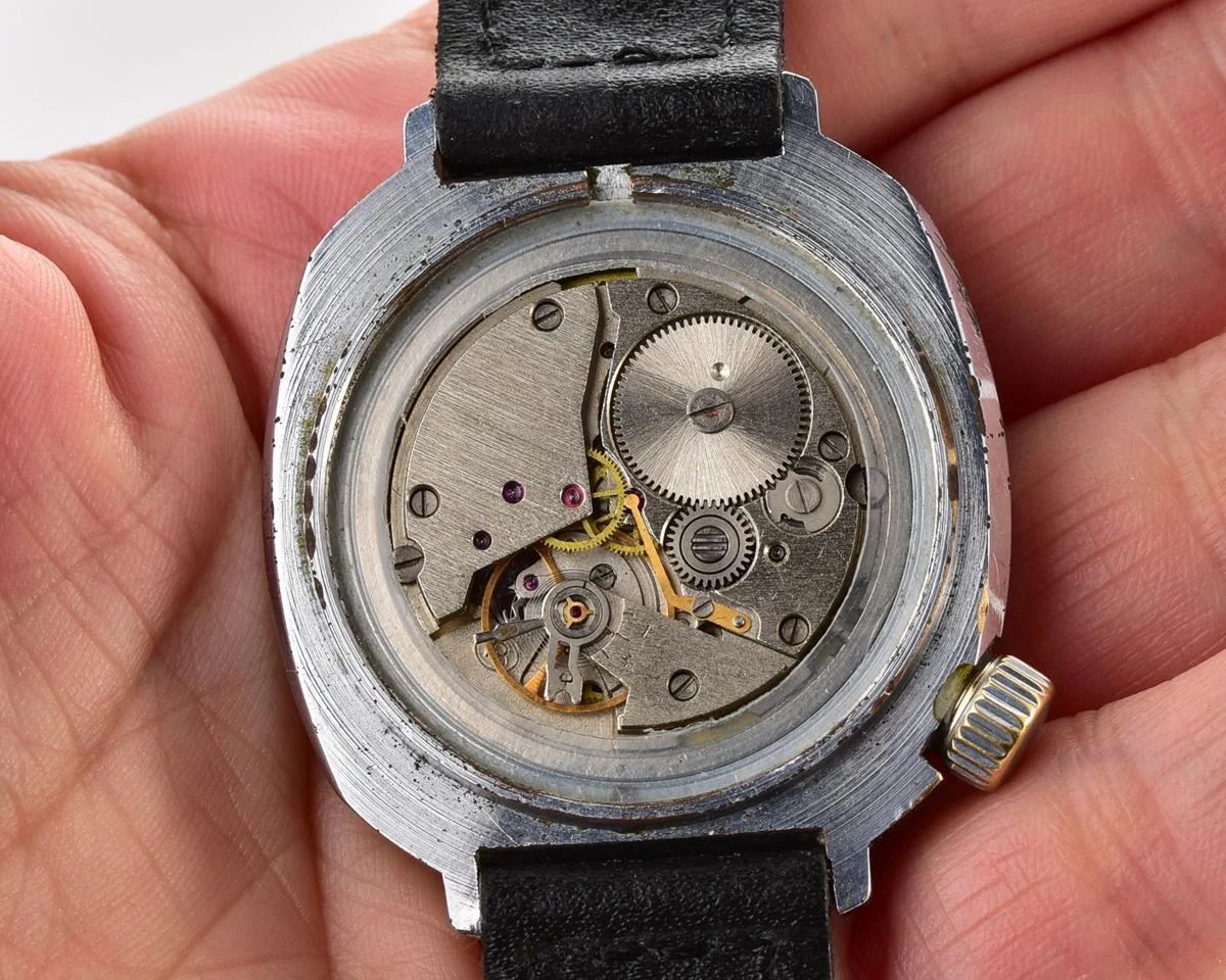 Vostok Komandirskie Tank mechanical watch limited series – “Zakaz MO CCCP”