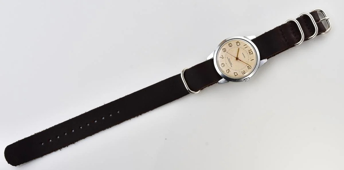 Vintage Soviet Mir mechanical watch