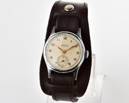 Vintage soviet mechanical watch POBEDA, 3rd quarter of 1953