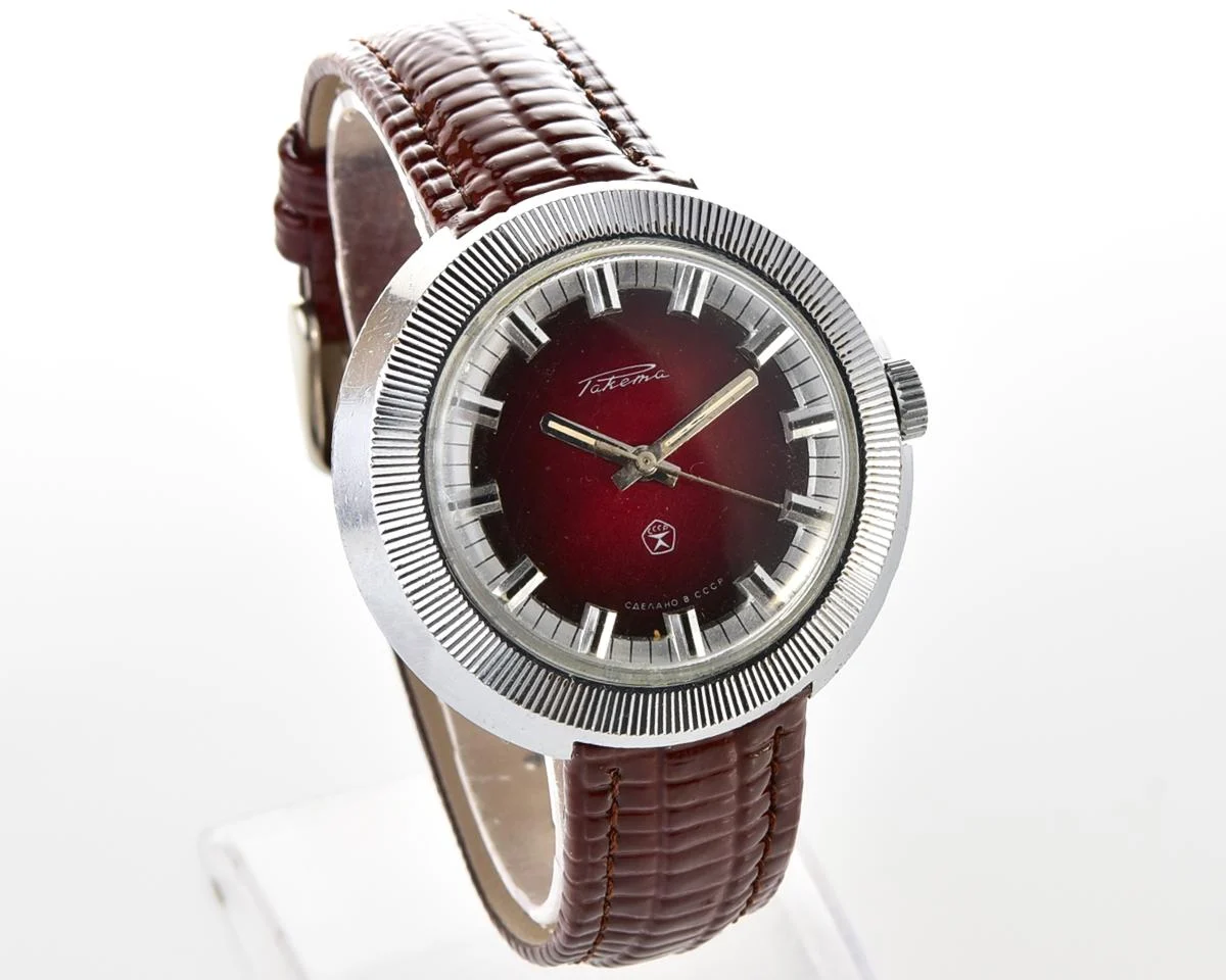 Large vintage Raketa mechanical watch