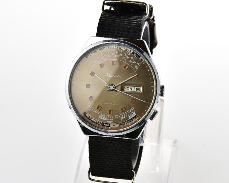 Soviet RAKETA perpetual calendar mechanical watch