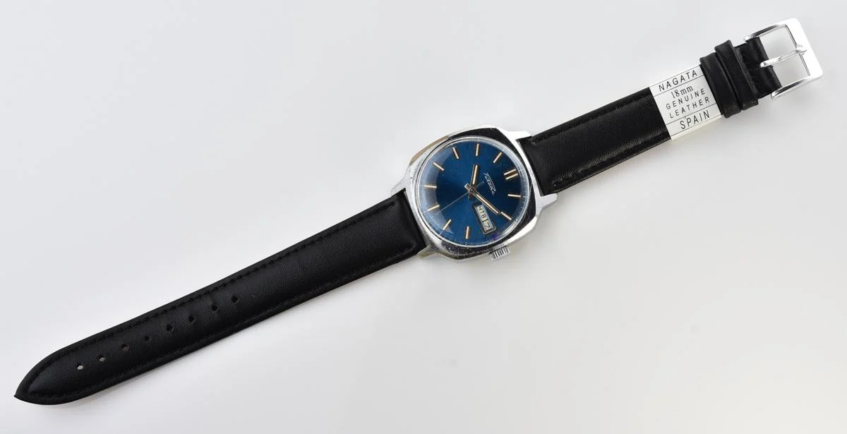 Soviet mechanical Raketa with automatic self winding movement