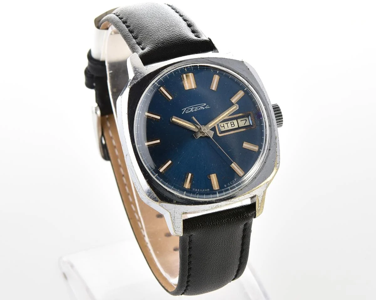 Soviet mechanical Raketa with automatic self winding movement
