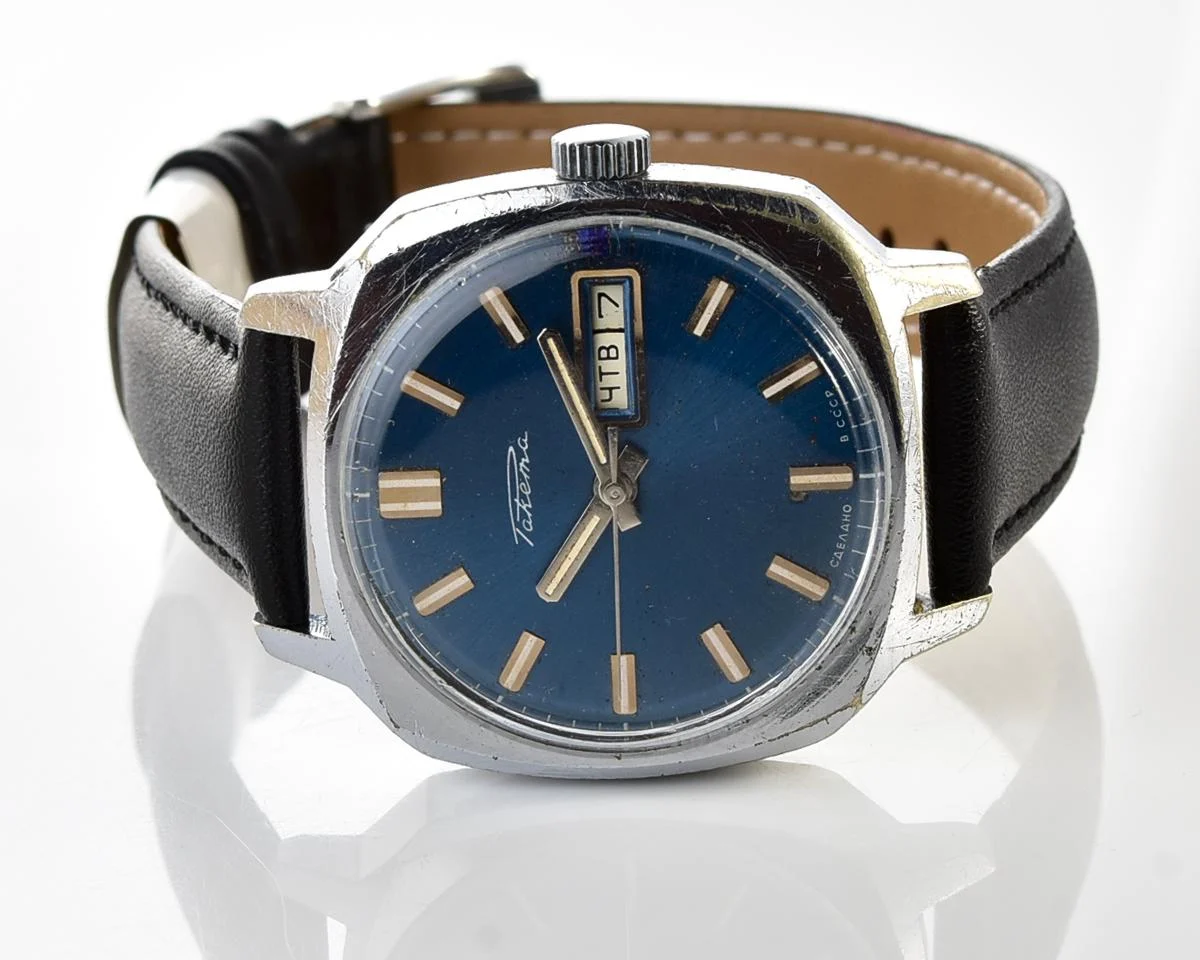 Soviet mechanical Raketa with automatic self winding movement