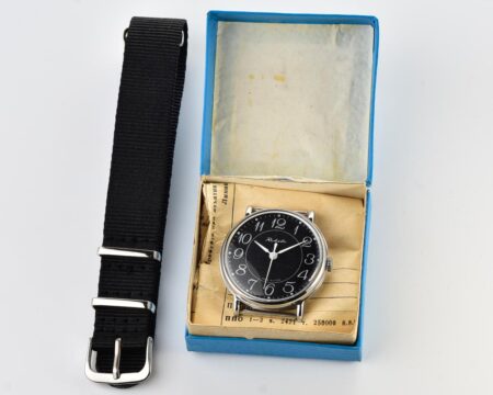 TIME CAPSULE: Vintage soviet Raketa watch, NEW old stock(NOS)!
