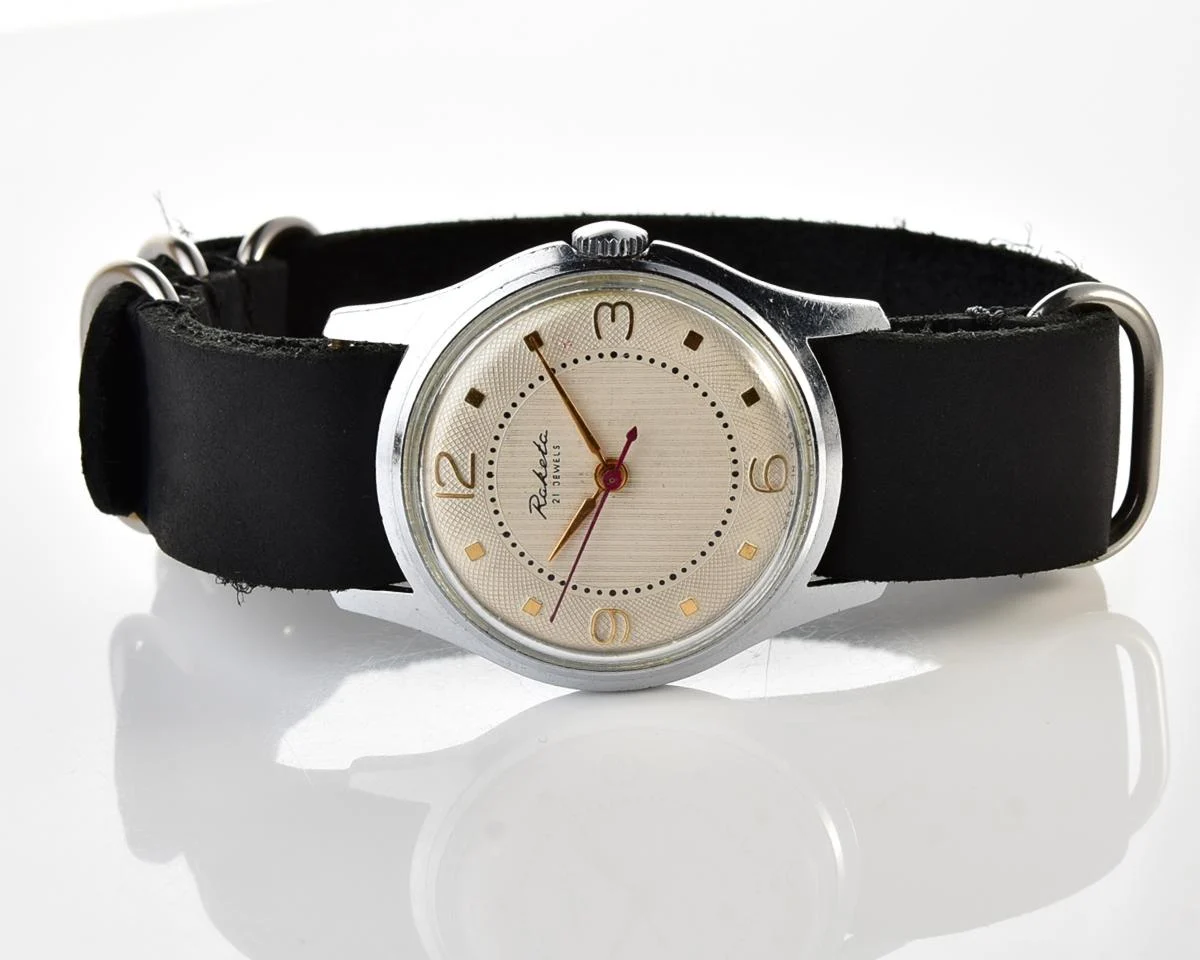 Excellent Raketa Baltica vintage Soviet watch with NATO leather strap
