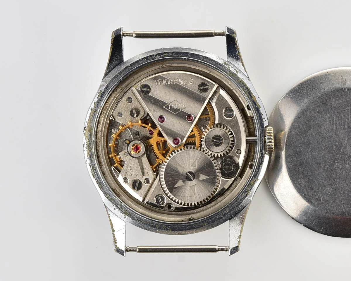 Excellent condition Raketa Baltica vintage watch with NATO leather strap!