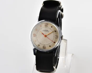 Excellent condition Raketa Baltica vintage watch with NATO leather strap!