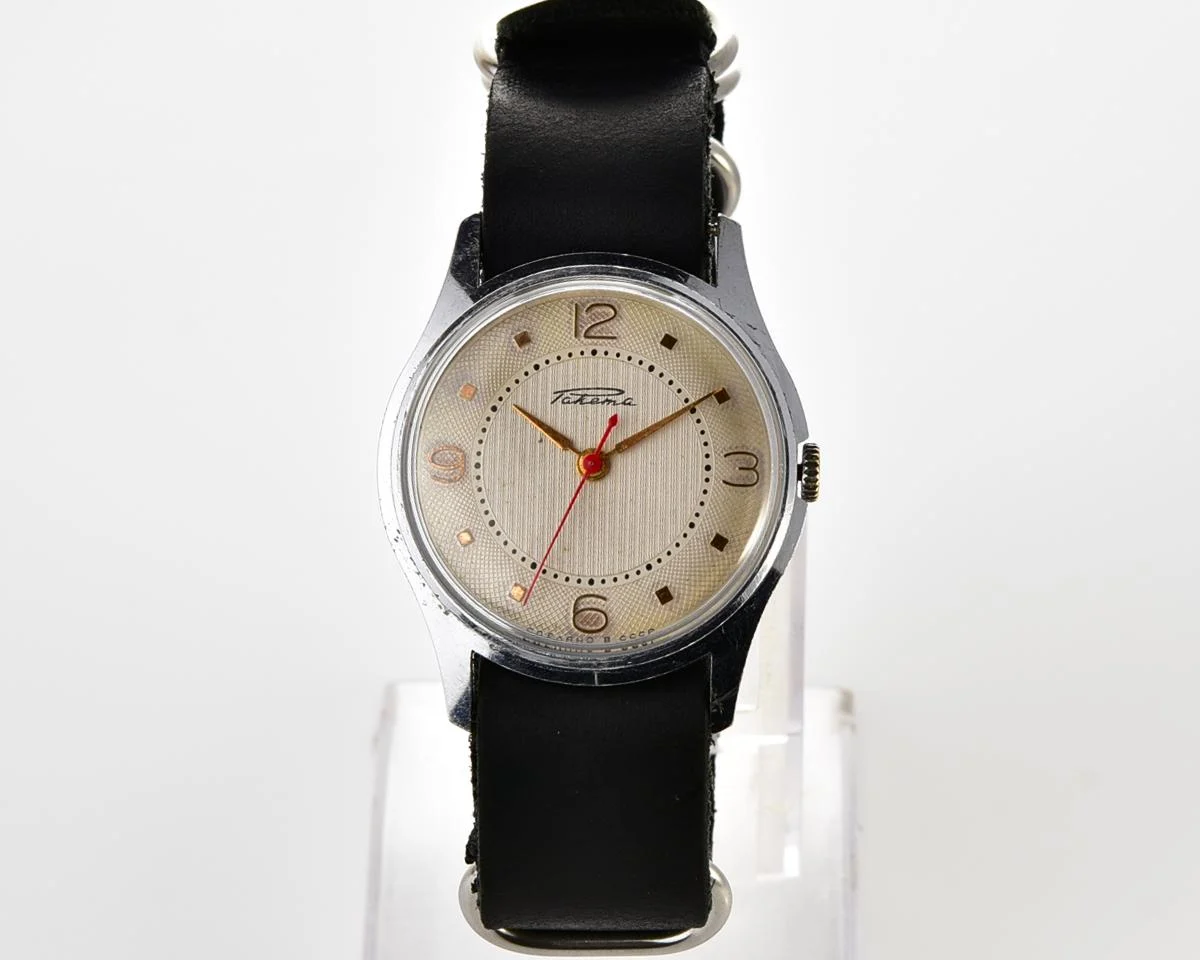 Excellent condition Raketa Baltica vintage watch with NATO leather strap!