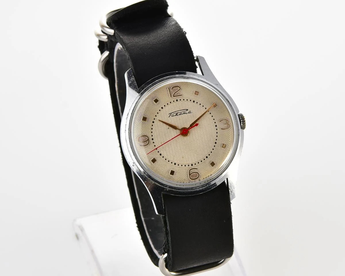 Excellent condition Raketa Baltica vintage watch with NATO leather strap!
