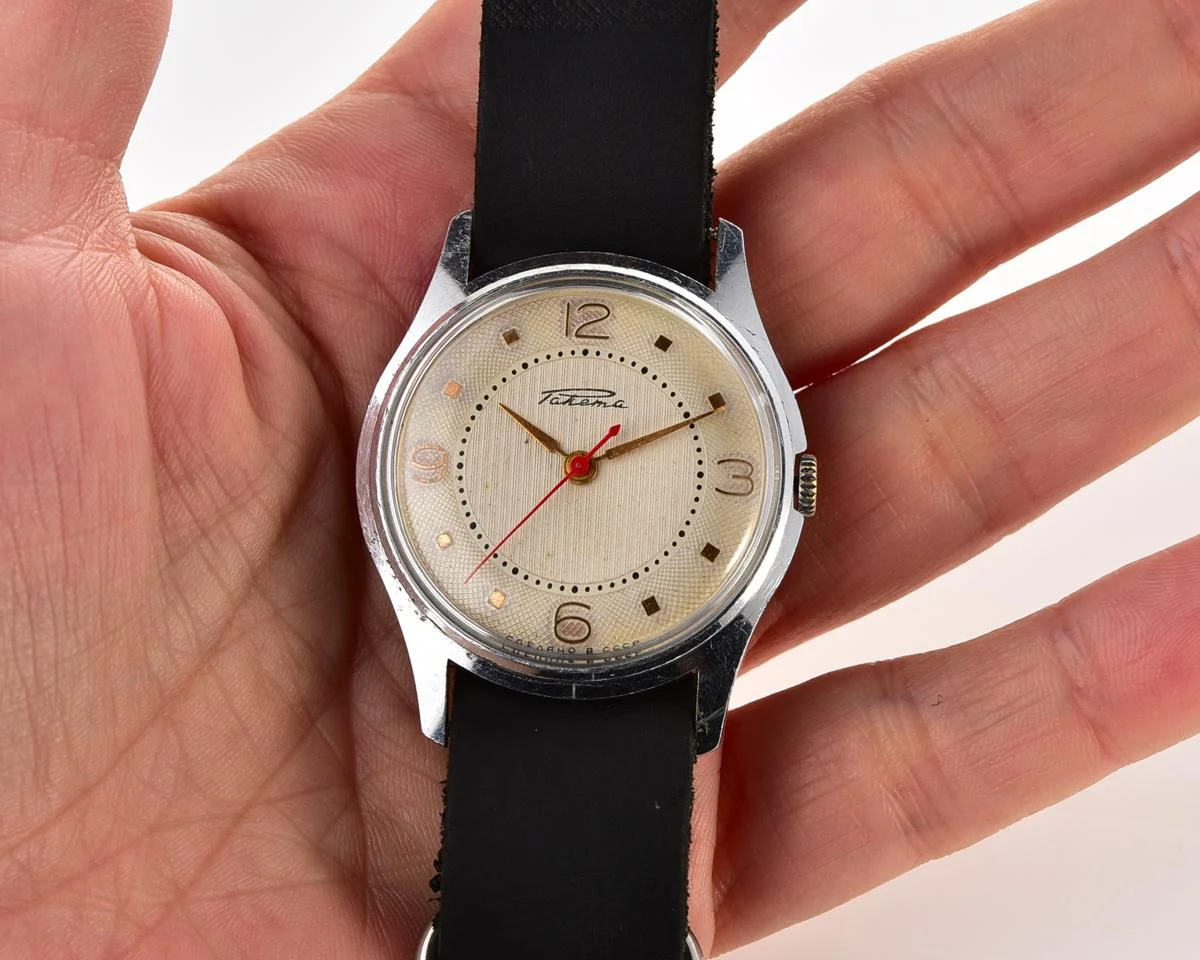 Excellent condition Raketa Baltica vintage watch with NATO leather strap!