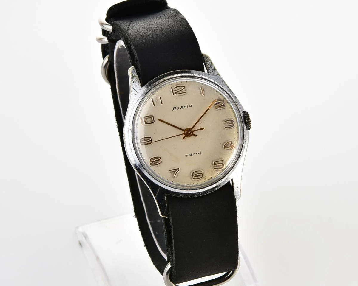 Soviet Raketa Baltica vintage mechanical watch with NATO leather strap!