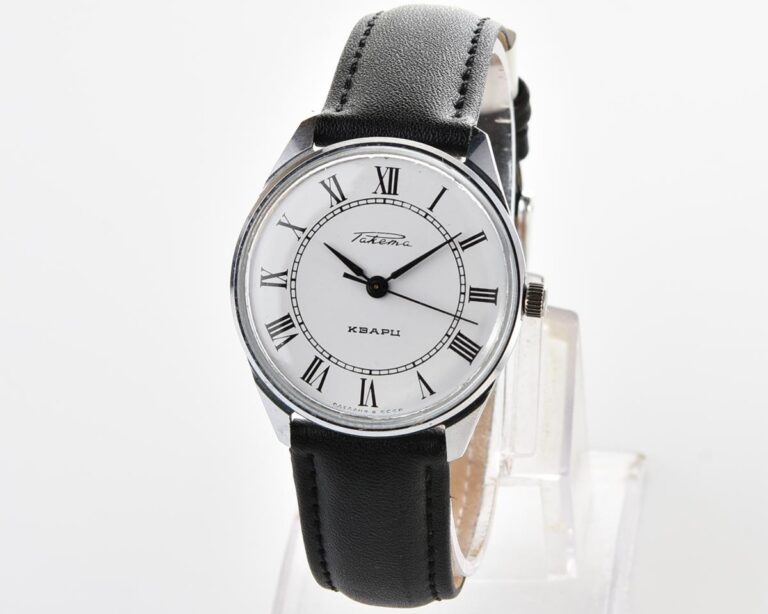 Elegant RAKETA soviet automatic quartz watch