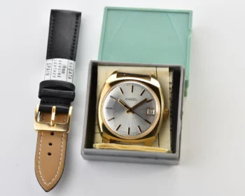 Excellent vintage gold-plated Soviet Raketa wrist watch with box!