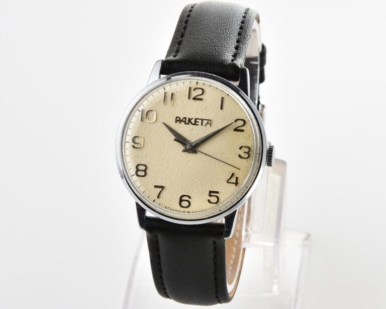 Soviet RAKETA vintage mechanical watch
