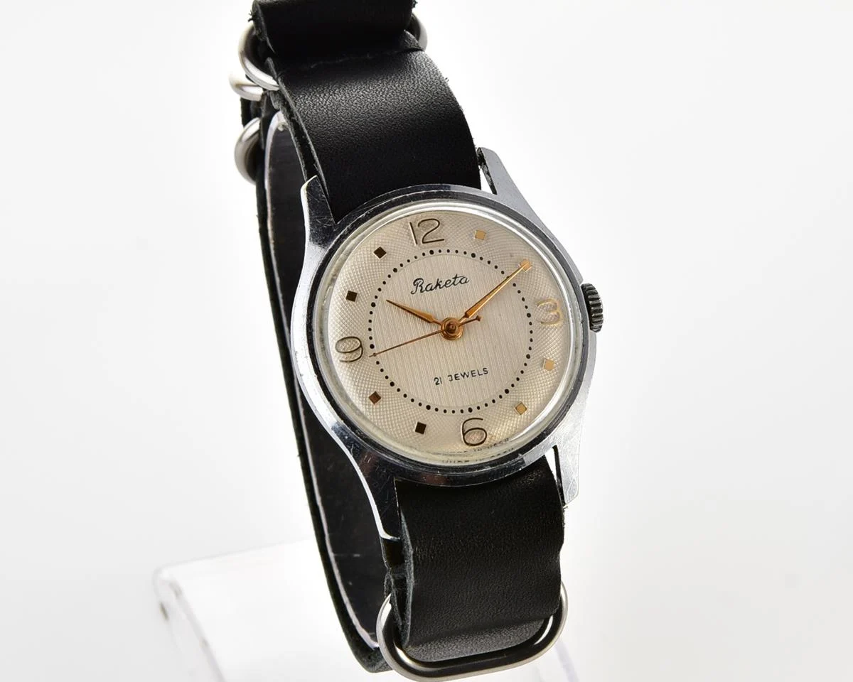Excellent vintage Soviet Raketa Baltica mechanical watch