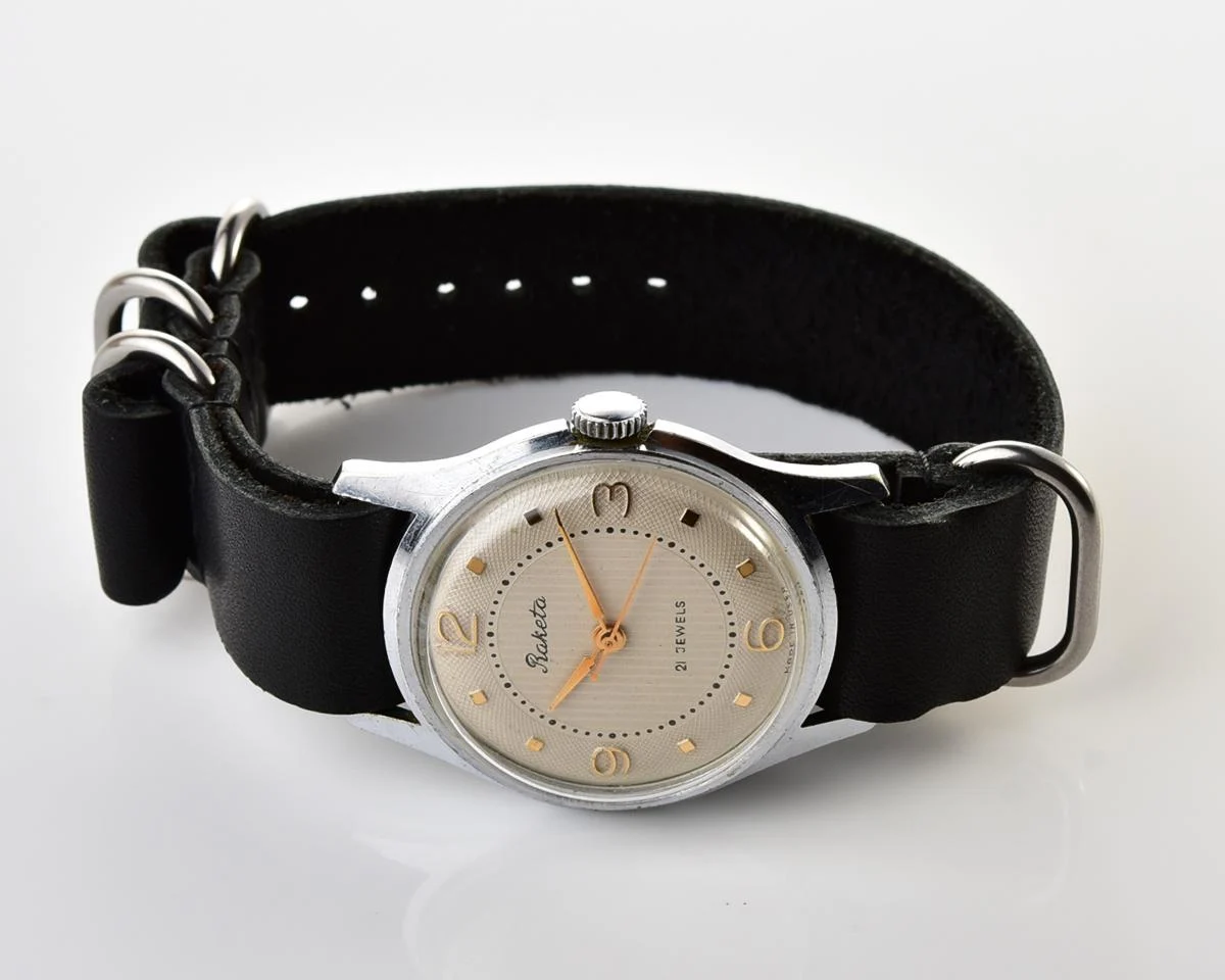 Excellent vintage Soviet Raketa Baltica mechanical watch