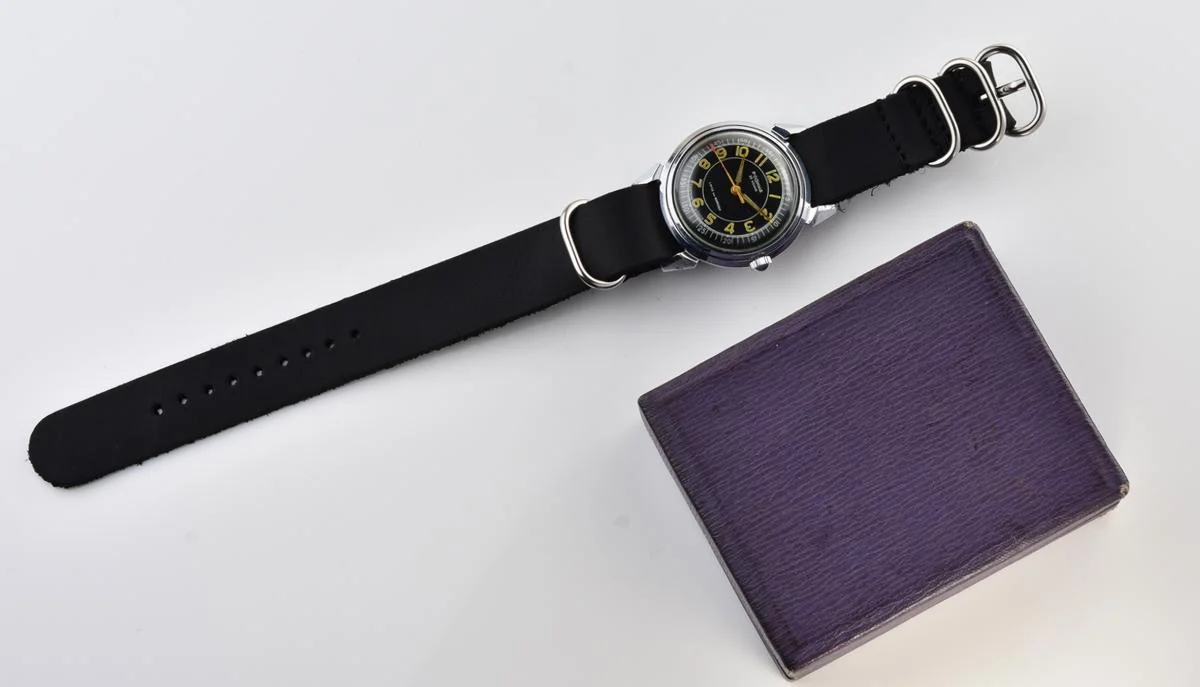 Excellent condition Rodina mechanical watch with automatic self winding movement with box and leather strap!