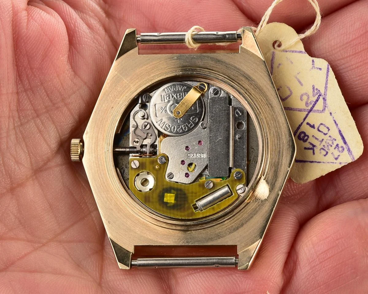 TIME CAPSULE: Soviet gold-plated wrist watch Slava with quartz movement – New Old Stock (NOS)!