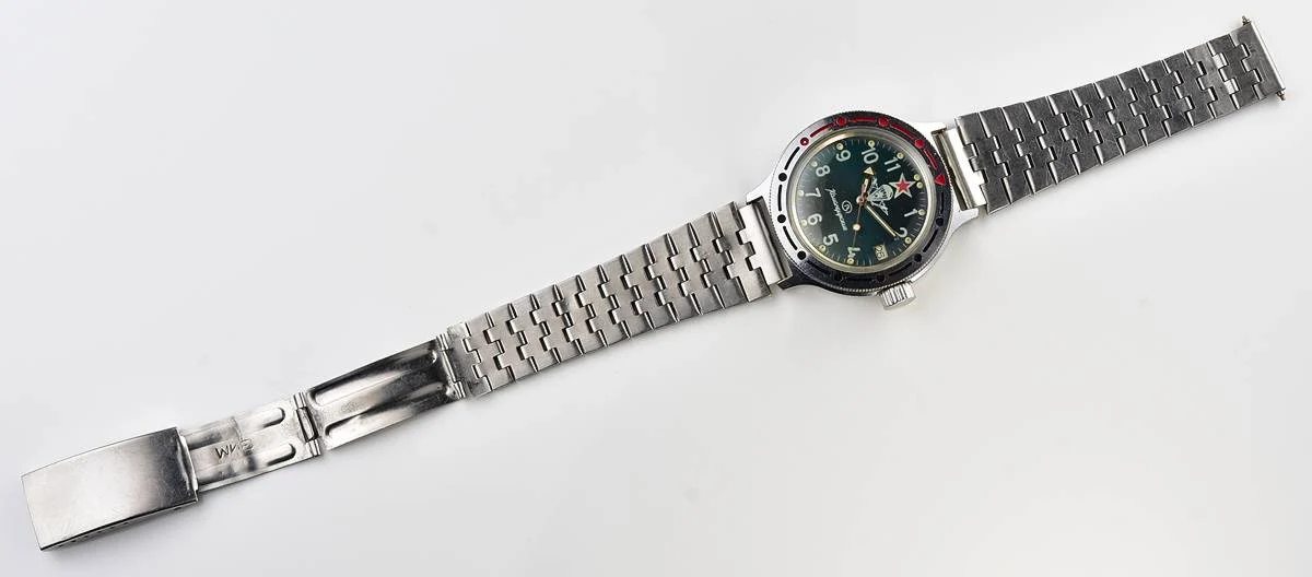 Vostok Komandirskie Paratroopers mechanical watch with automatic self-winding movement