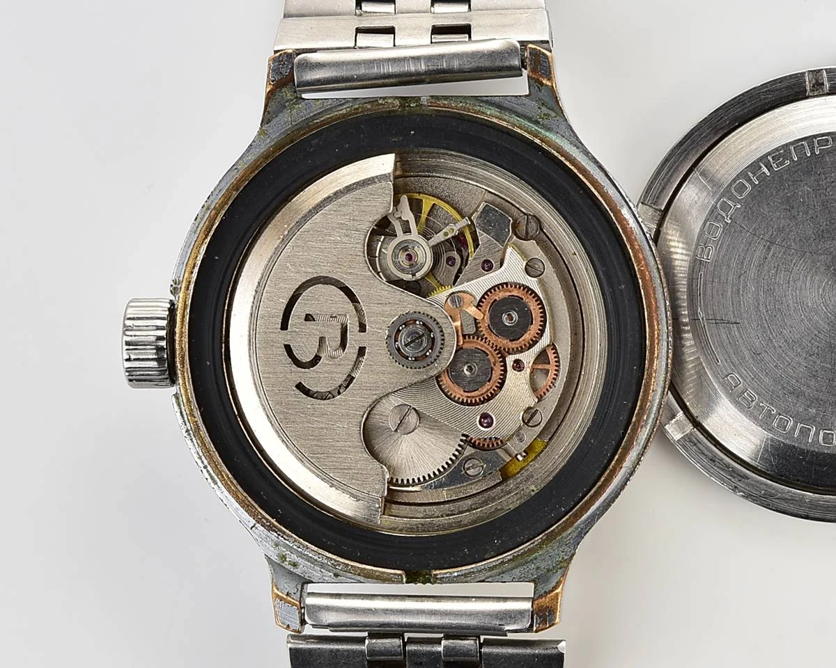 Vostok Komandirskie Paratroopers mechanical watch with automatic self-winding movement