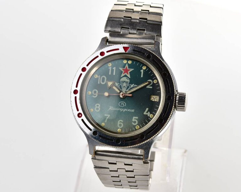 Vostok Komandirskie Paratroopers mechanical watch with automatic self-winding movement