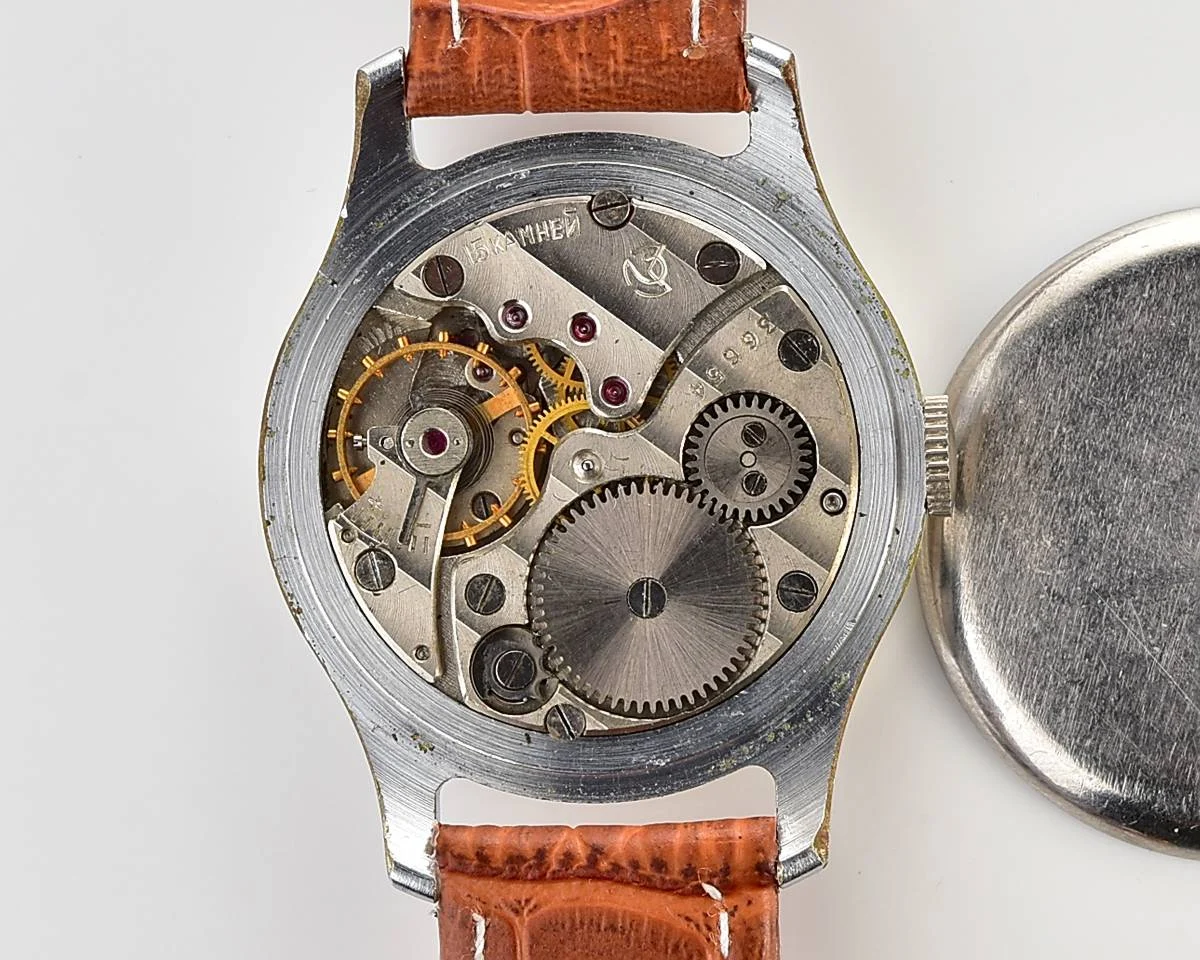 Excellent vintage Soviet mechanical Pobeda watch, 2MChZ from 1950s