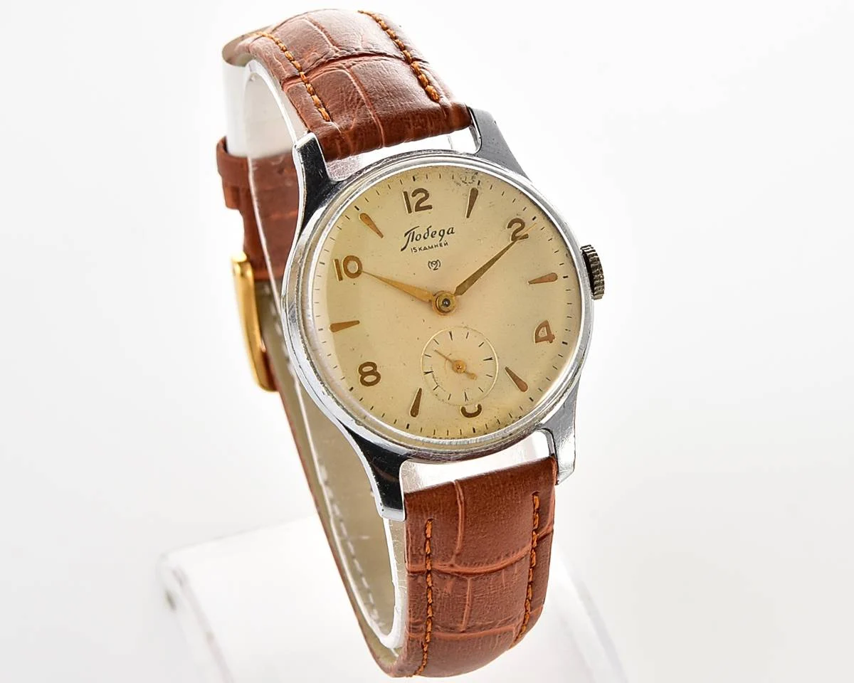 Excellent vintage Soviet mechanical Pobeda watch, 2MChZ from 1950s