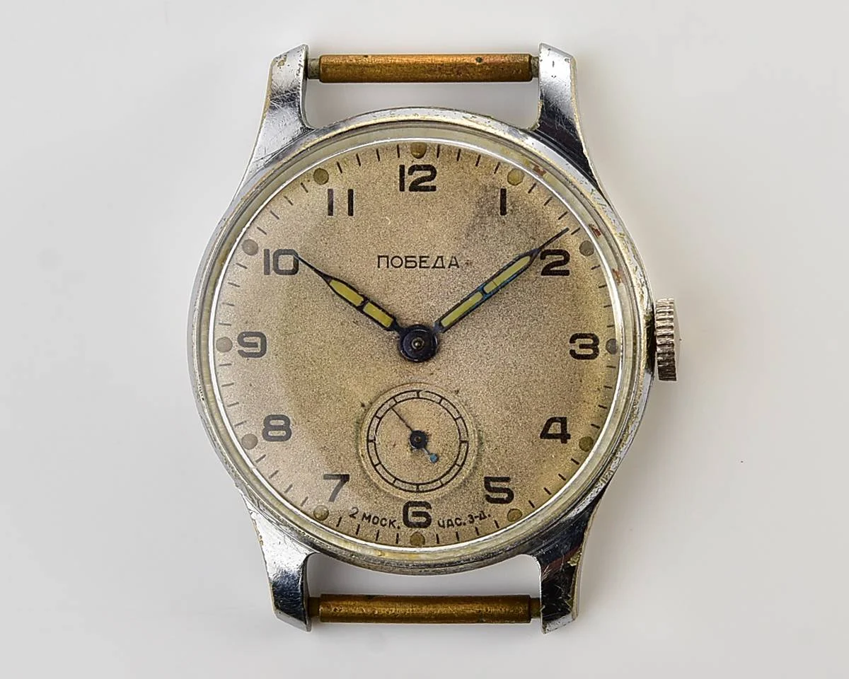 Vintage Soviet mechanical Pobeda wrist watch, 2MChZ from the 3rd quarter of 1955