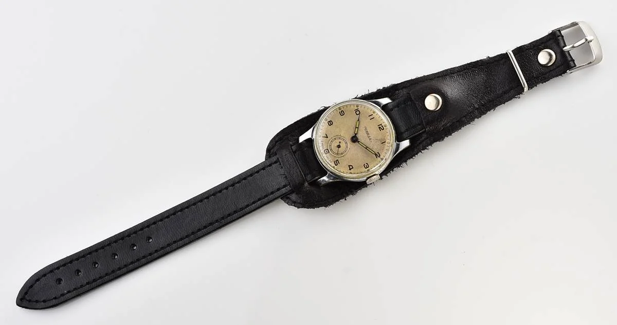 Vintage Soviet mechanical Pobeda wrist watch, 2MChZ from the 3rd quarter of 1955