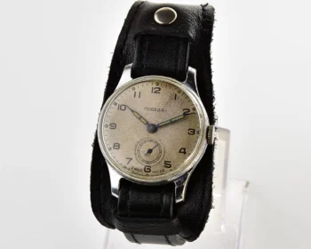 Vintage Soviet mechanical Pobeda wrist watch, 2MChZ from the 3rd quarter of 1955
