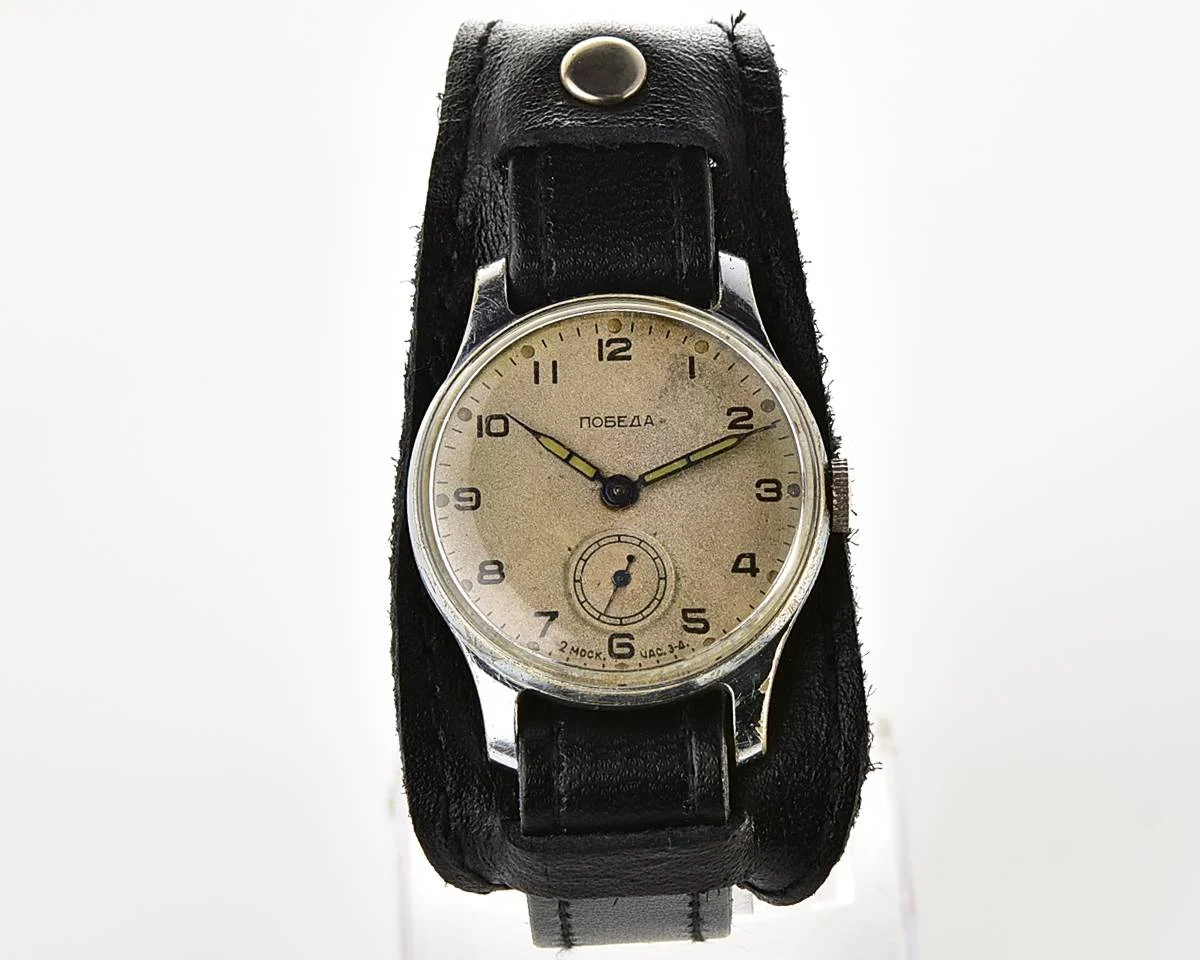 Vintage Soviet mechanical Pobeda wrist watch, 2MChZ from the 3rd quarter of 1955
